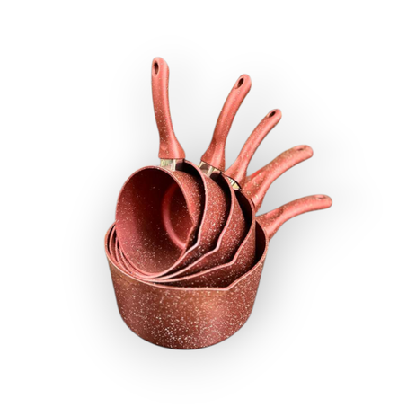 سربيس كاسرونة على 5… طقم جرانيت فاخر كيسهّل عليك الطياب وكيزيّن مطبخك