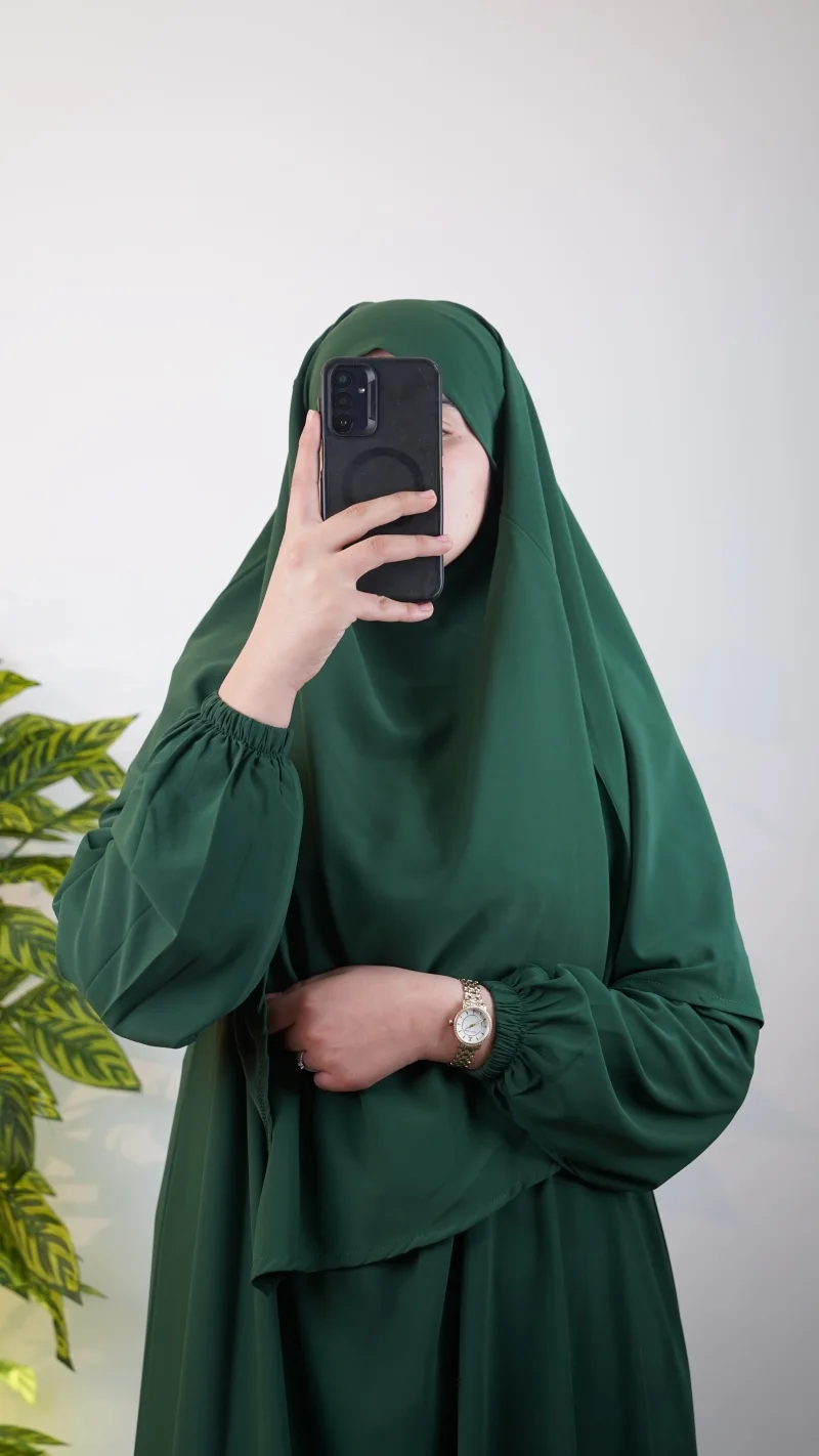 عباية صلاة  مع فولار عملية ومريحة  فيها جيب مخفي