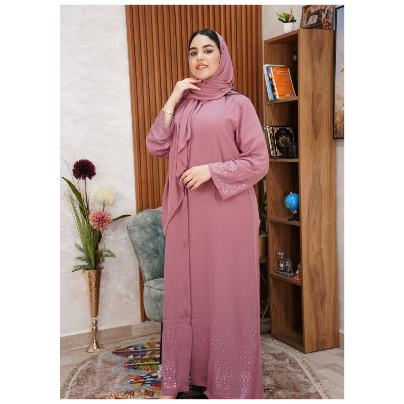 ✨ عباية إماراتية فاخرة مزينة بالستراس مع فولار أنيق ✨