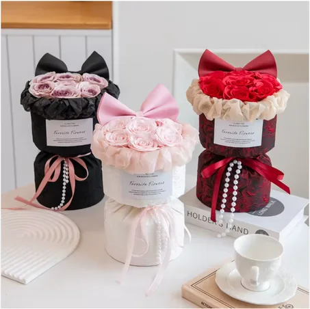 بوكي ورد اصطناعي راقي – 7 وردات بهدية أنيقة للمناسبات الخاصة