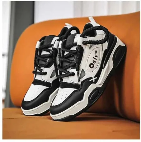 Ogiy Blanc Noire pointure 42 et 43