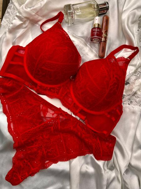 bonnets c-d en dentelles model français