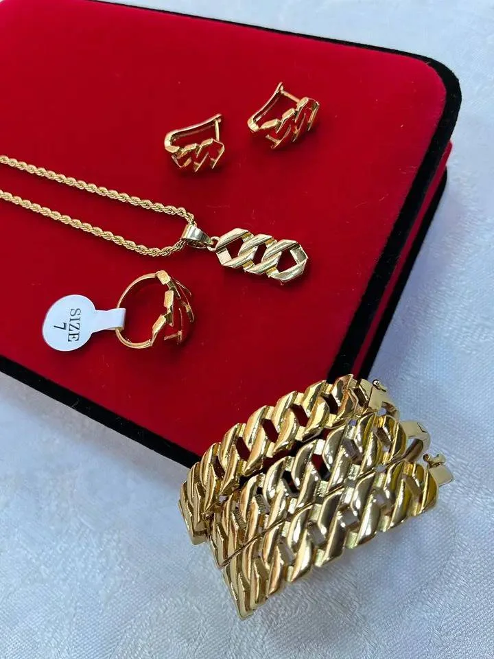 مجوهرات الذهبية طَــقْــمُ رادكو امواج