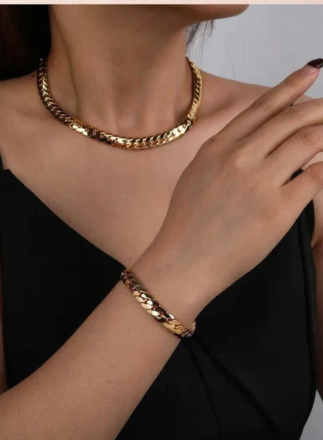 مجوهرات الذهبية طَــقْــمُ رادكو