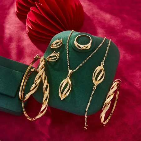 مجوهرات الذهبية طَــقْــمُ الأَنَانَــاس