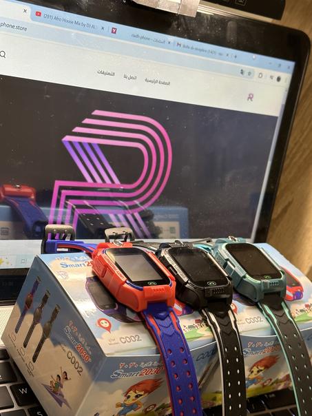 smart watch 2030 Kids avec pus