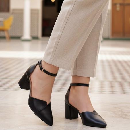 صندل جلد رطب و كعب مريح