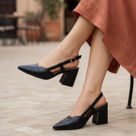 صندل جلد رطب و كعب مريح