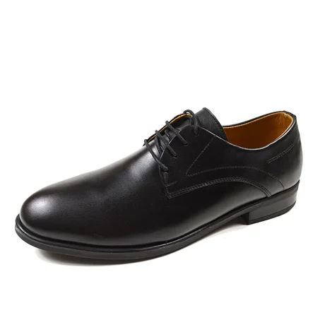 حذاء من الجلد الرطب الناعم