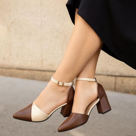 صندل من جلد رطب و كعب مريح