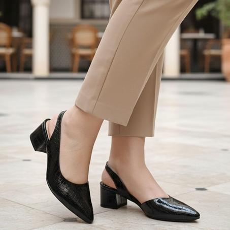 صندل جلد رطب و كعب مريح