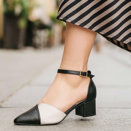 صندل من جلد رطب ناعم و كعب قصير مريح للعمل و المناسبات