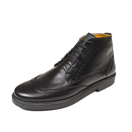 حذاء من الجلد الرطب الناعم