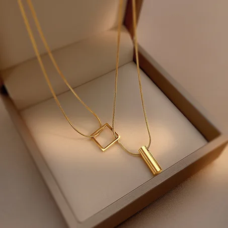 قلادة نسائية مزدوجة