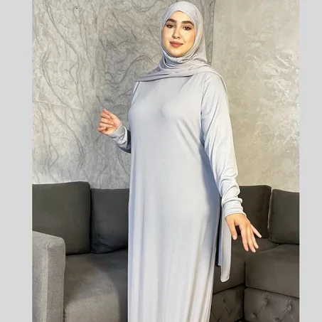 Robe Longue d’Été Élégante