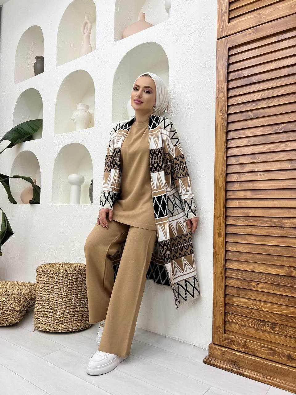beige