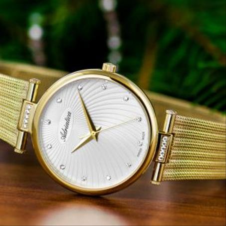 ساعات نسائية