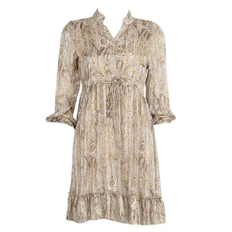 أضيفي لمسة من الرقي الكلاسيكي إلى خزانة ملابسك مع هاته البلوزة ذات تصميم بوهيمي ناعم يجمع بين الأناقة والراحة.