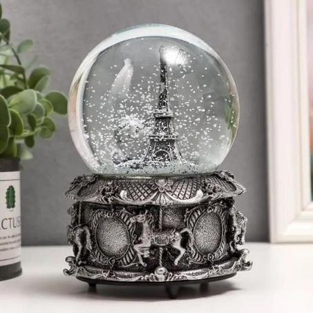 Paris Boule de Neige