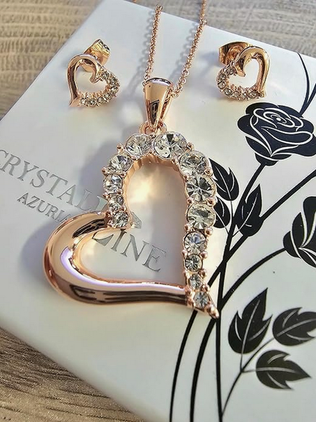 Fashion Heart & Necklace Gold   طقم قلادة و أقراط على شكل قلب