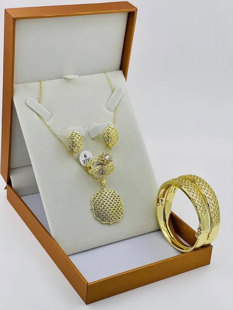 طقم بلاكيور