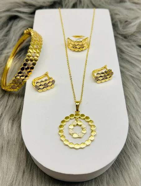 طقم بلاكيور