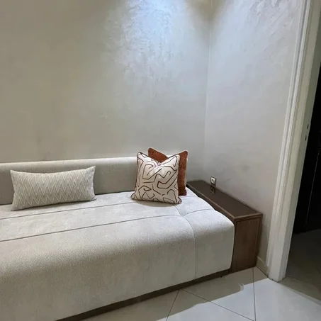 صالون فخم آخر مديل