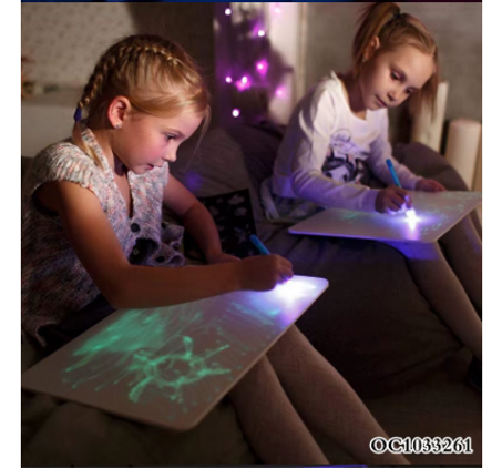 ألعاب قابلة للمسح وألعاب رسم مضيئة للأطفال