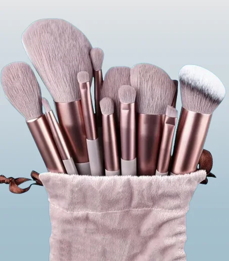 طقم فرش مكياج  من 13 قطعة لتطبيق مستحضرات التجميل