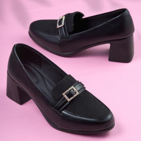 حذاء حريمي جلد في تريكو بكعب كود 6716