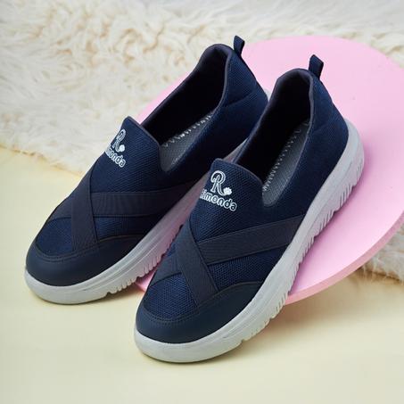 كوتشي حريمي اسكيتشرز كود 9010