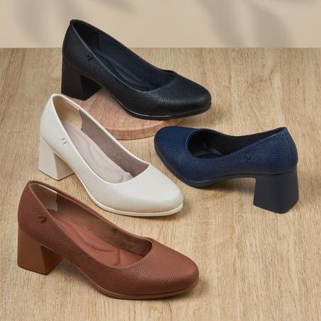 حذاء حريمي جلد محبب بكعب كود 6715