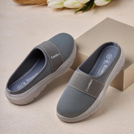 كوتشي حريمي اسكيتشرز كود 9006