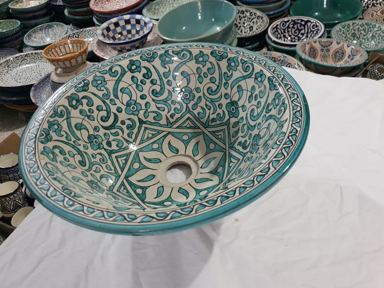 Lavabo en céramique marocaine fait main – 30 cm de diamètre