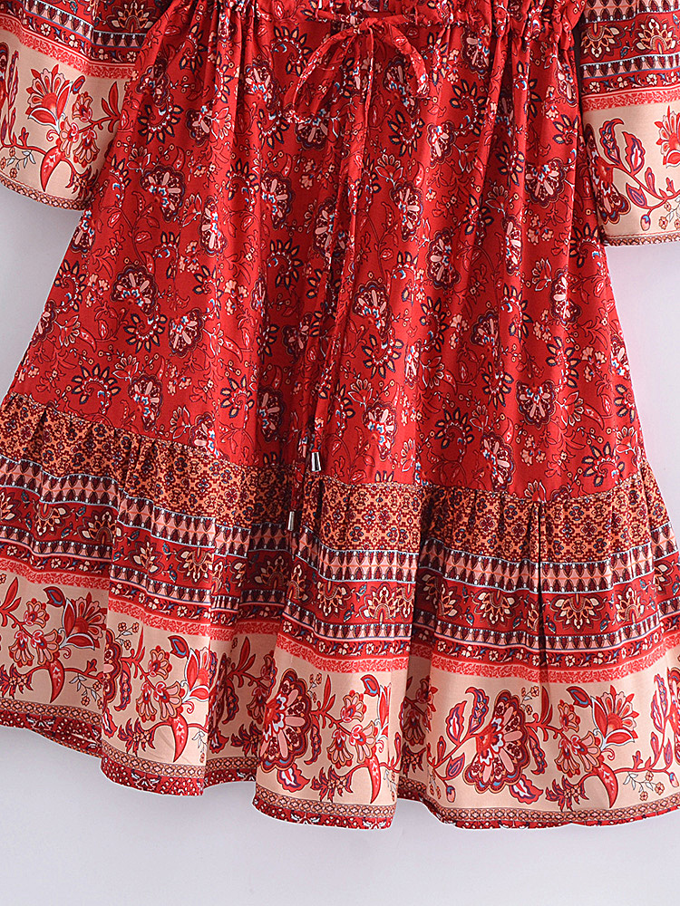 Bohemian Floral Mini Dress – Tassel V-Neck Beach Sundress with Bat Sleeves