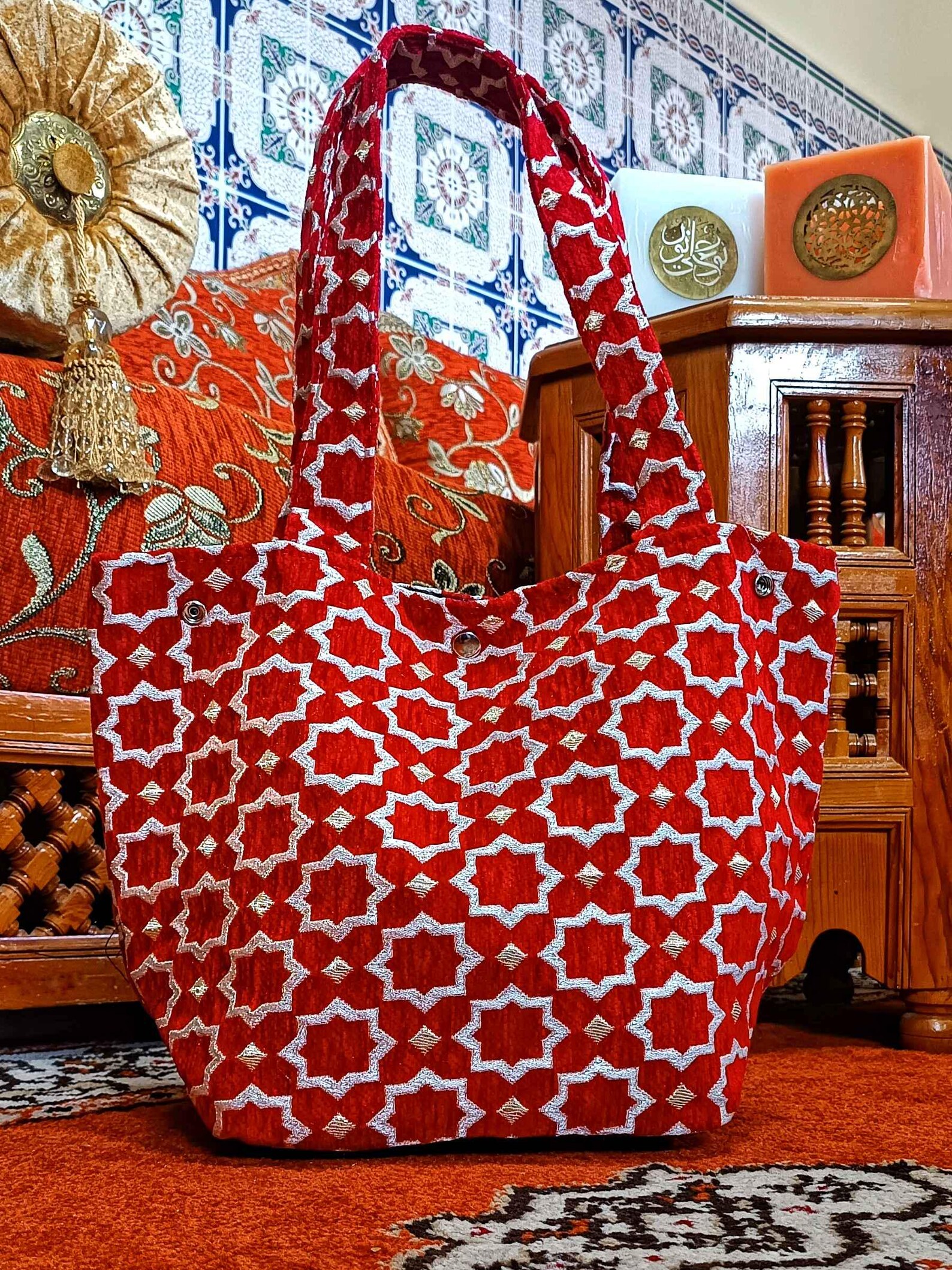 حقيبة يد مغربية فاخرة بالصوف، تصاميم الزليج التقليدي – أناقة وجودة يدوية