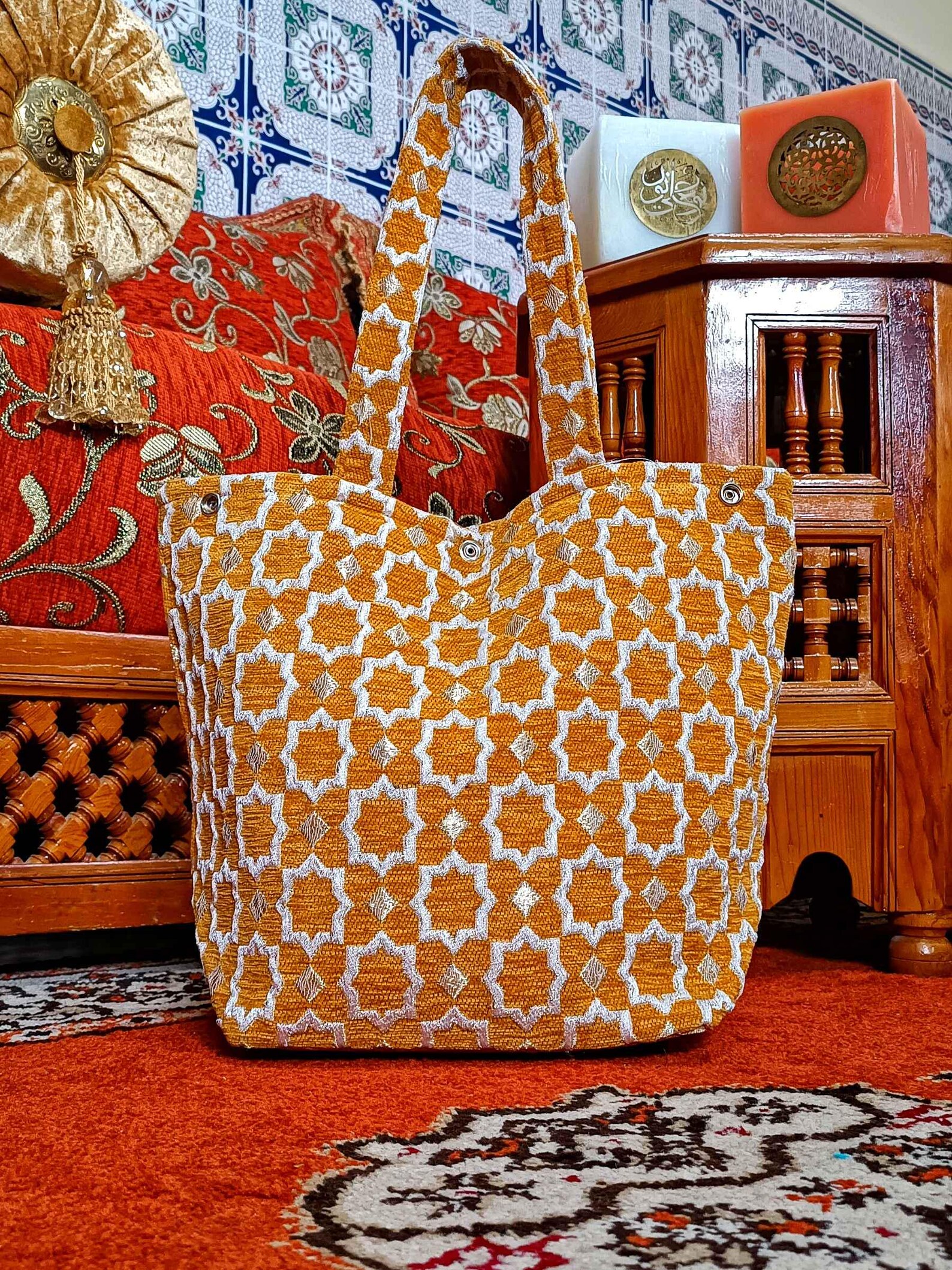 حقيبة يد مغربية فاخرة بالصوف، تصاميم الزليج التقليدي – أناقة وجودة يدوية