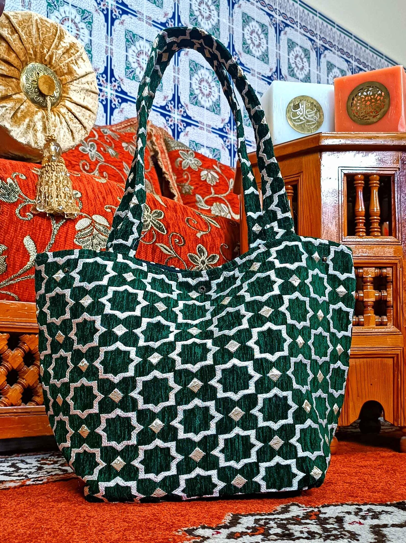 حقيبة يد مغربية فاخرة بالصوف، تصاميم الزليج التقليدي – أناقة وجودة يدوية