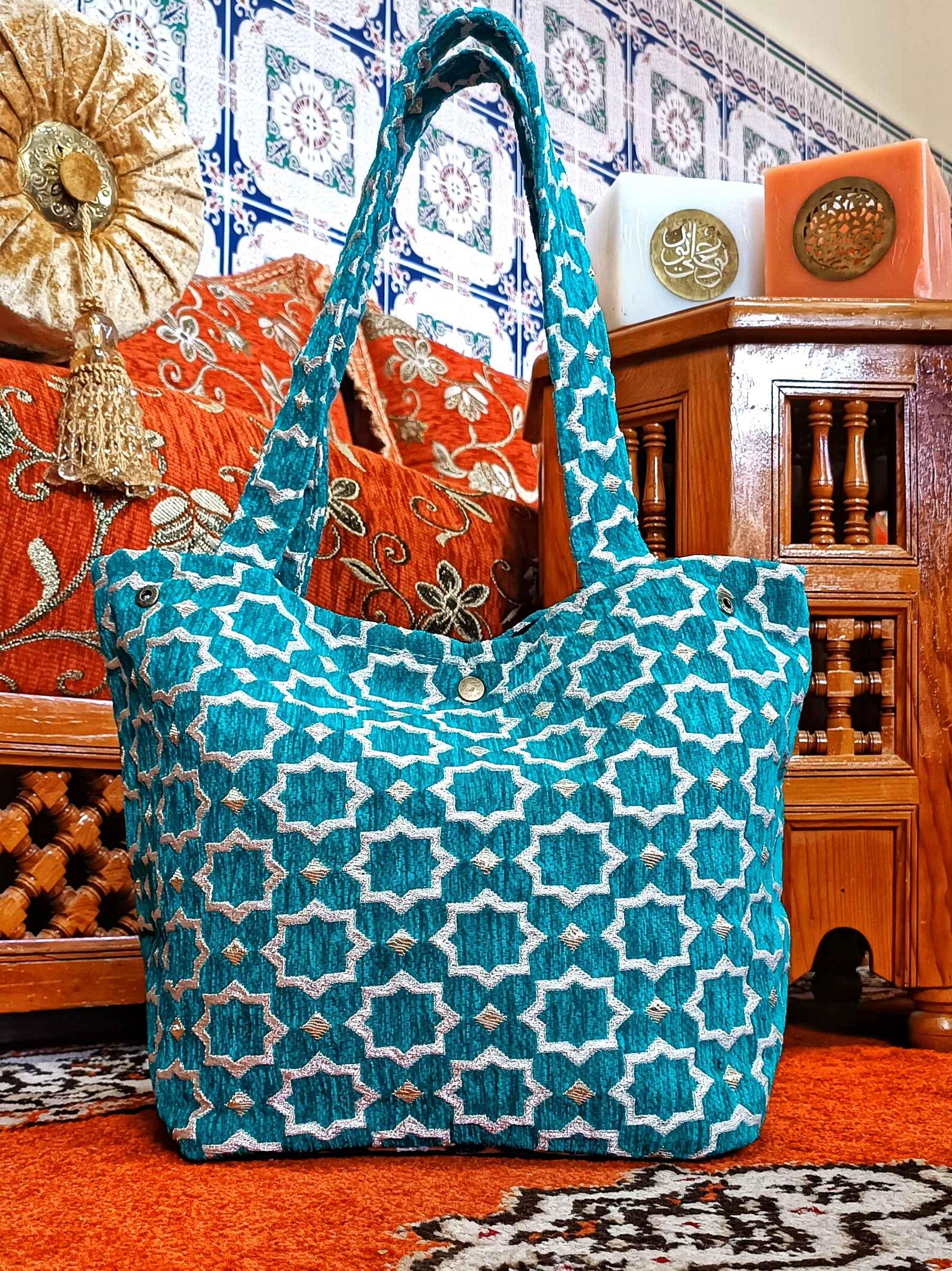 حقيبة يد مغربية فاخرة بالصوف، تصاميم الزليج التقليدي – أناقة وجودة يدوية