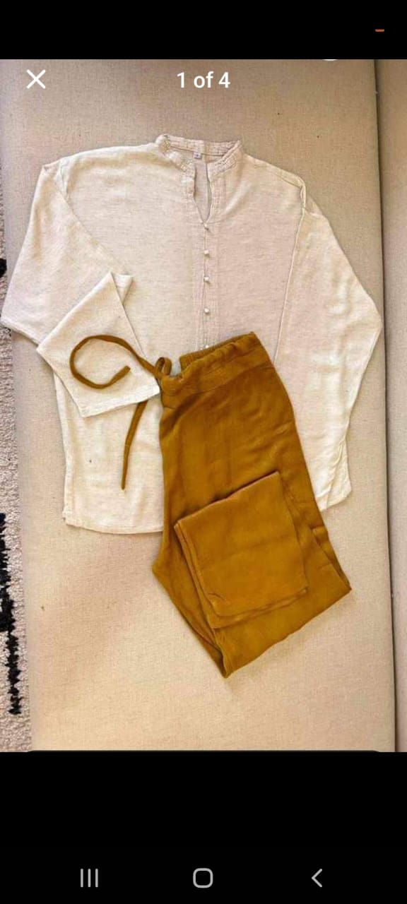 Ensemble du lin traditionnel très confortable, chic et très bonne qualité