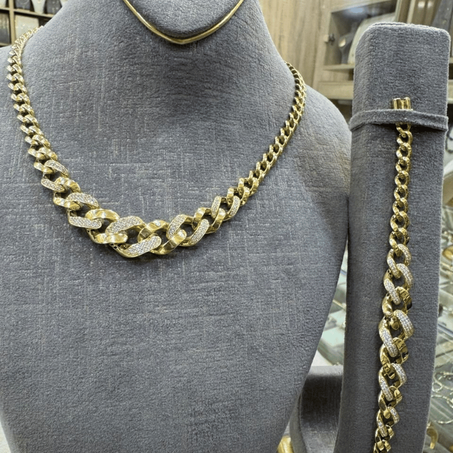 الموديل الأول