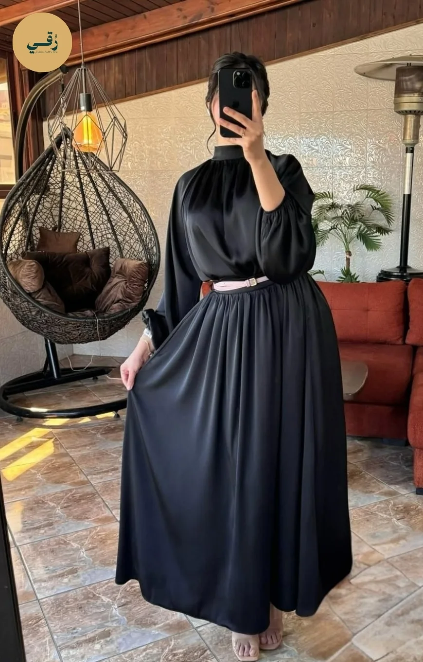 Modèle Safa - Robe Élégance Épurée