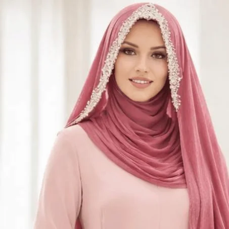 حجاب أنيق مزين باللؤلؤ   روز فاخر