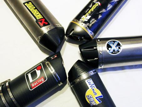 Pots d'échappement الشاكمات