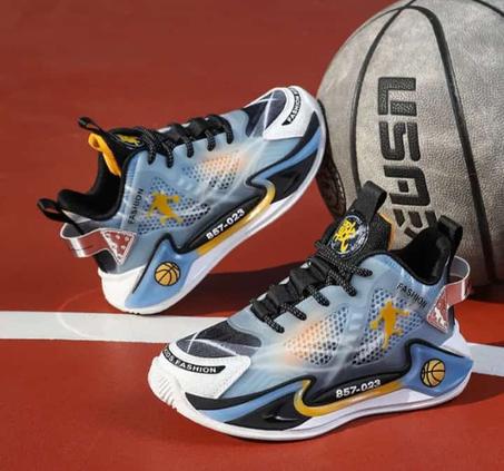 أحذية أطفال مستوردة  للجنسين بنات و اولاد مريحة ورطبة جودة عالية