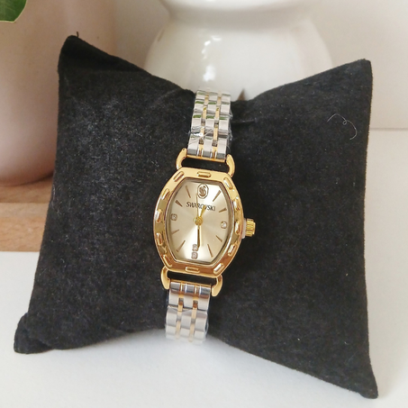 ساعة نسائية إنوكسيدابل أنيقة وعملية مع بواطة