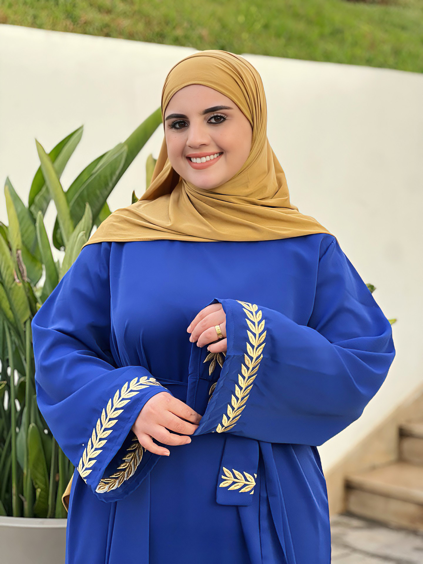 كسوة بطرزة مع الحزام للخروج والمناسبات   (REF43)
