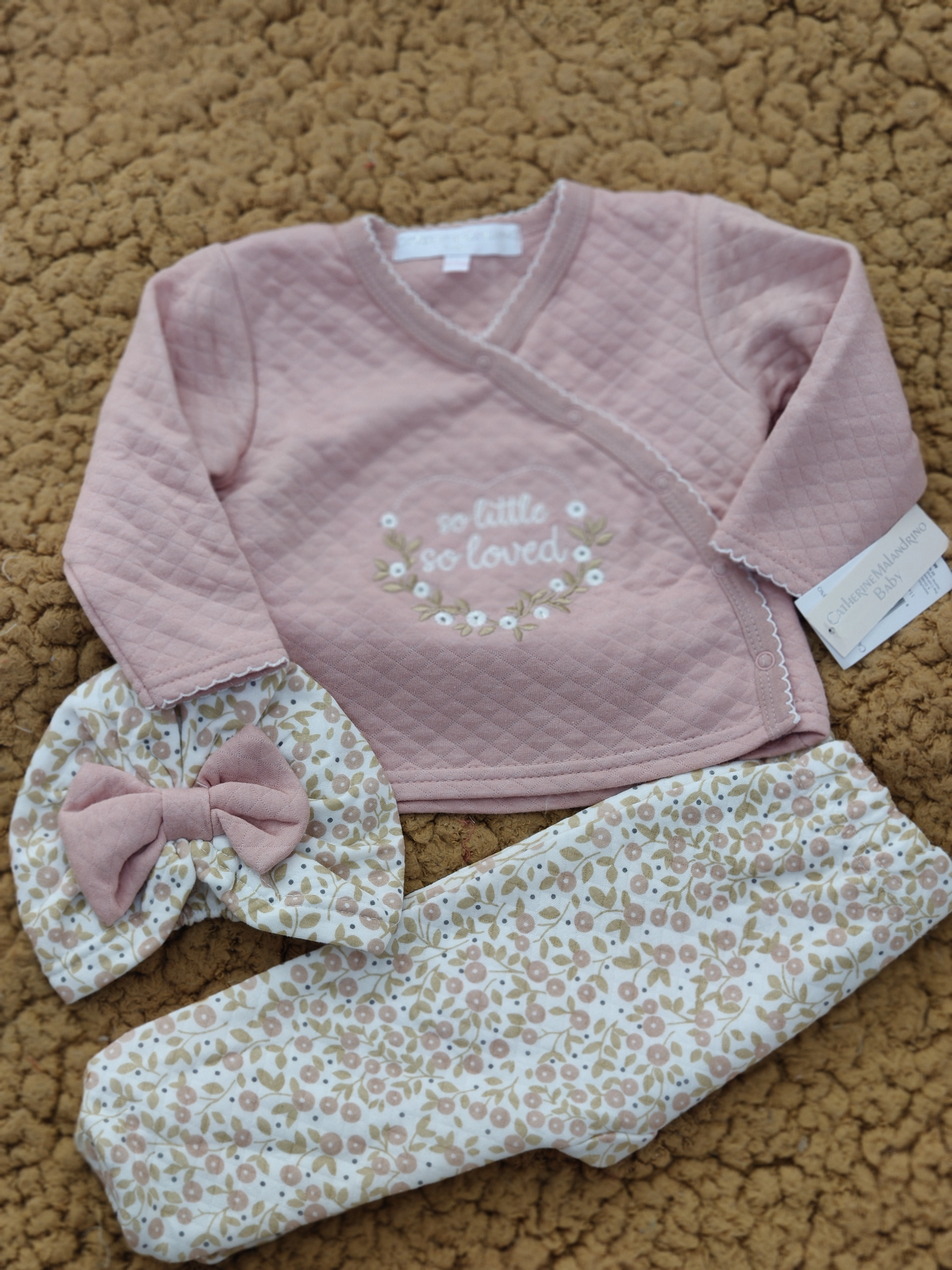 طقم بيبي بنات 3 قطع – بودي، سروال و بوني للخريف