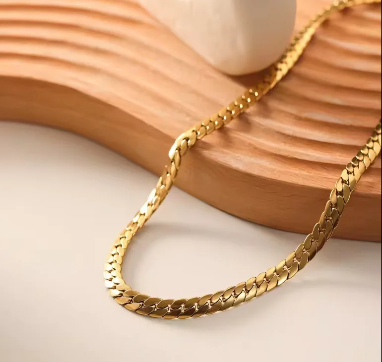 طقم الذهب الفرنسي IKA Bijoux – عيار 18K بضمان 10 سنوات