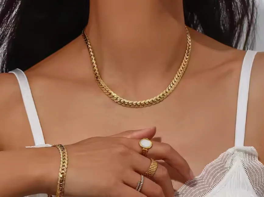 طقم الذهب الفرنسي IKA Bijoux – عيار 18K بضمان 10 سنوات